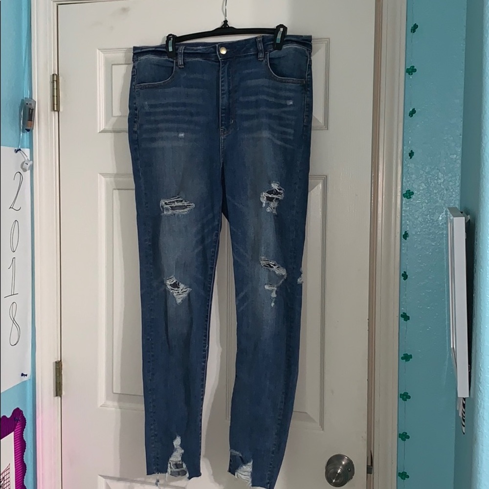 Super stretch. Medium wash. American Eagle Jeans